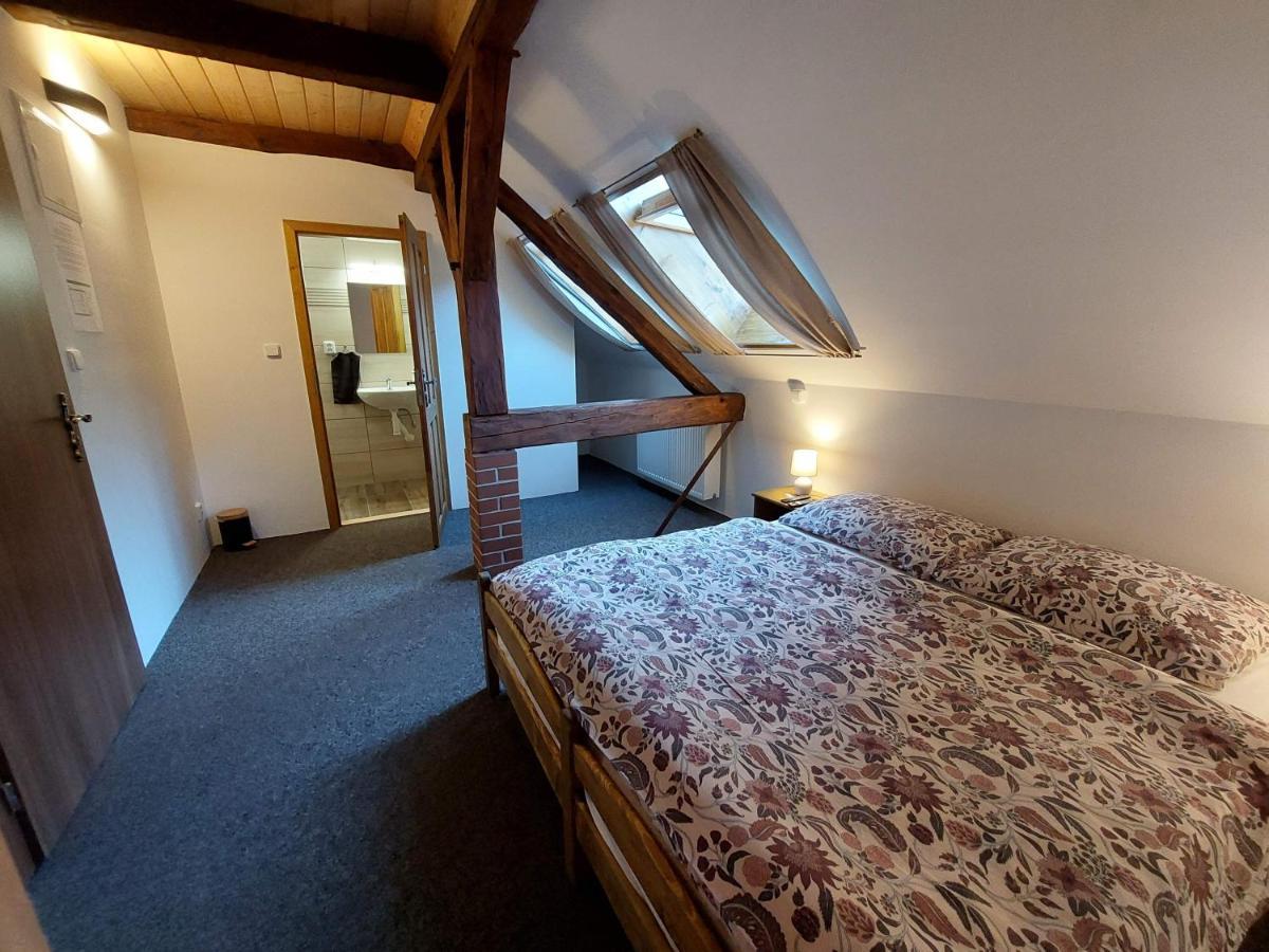 Hotel Penzion Stare Purkartice Hostalkovy Exterior foto