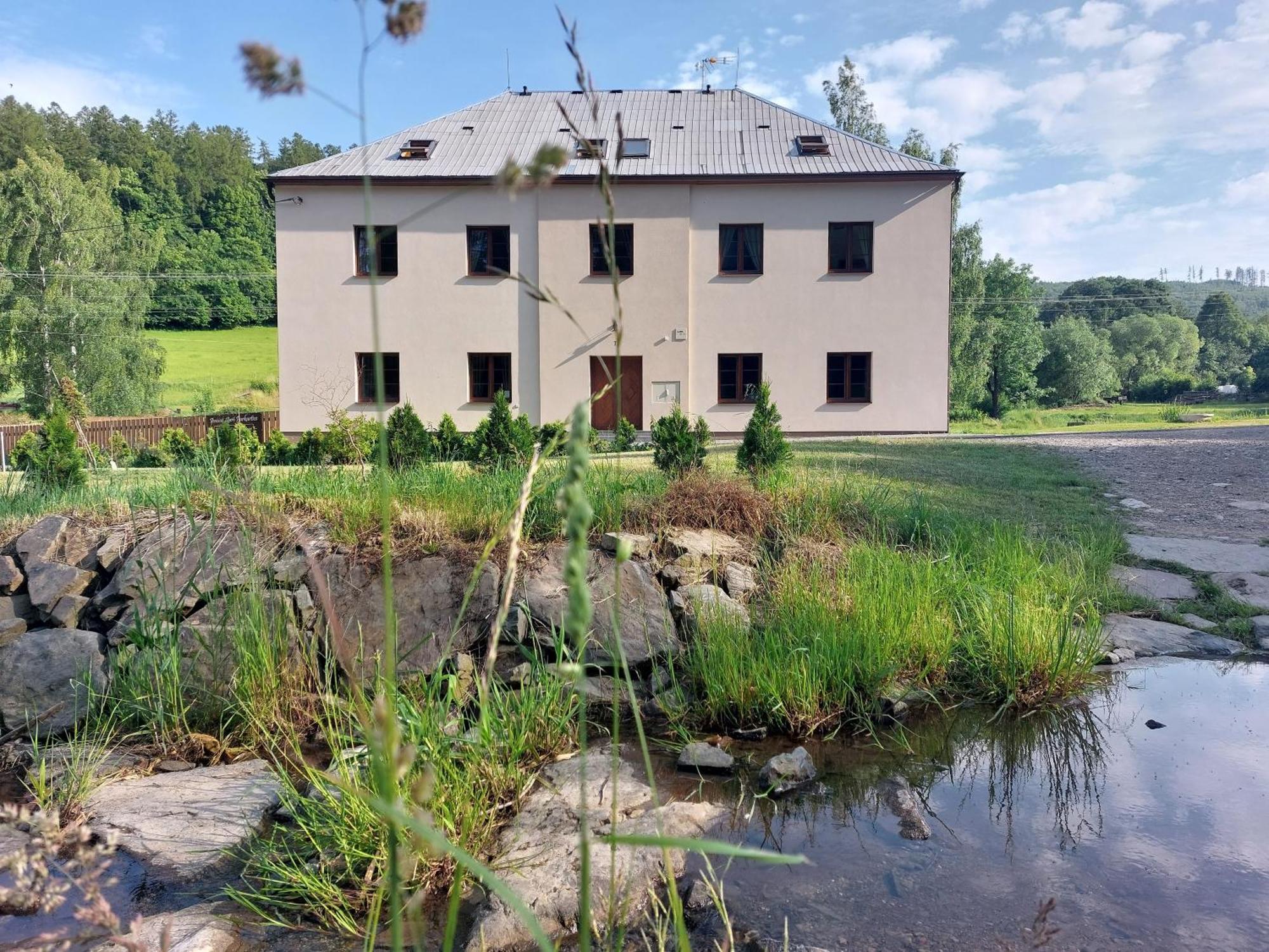Hotel Penzion Stare Purkartice Hostalkovy Exterior foto